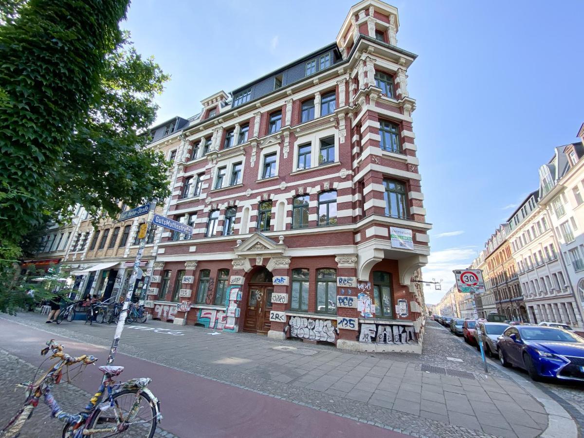 Wunderschöne Direkt Auf Der Karl-heine-straße Apartment Leipzig